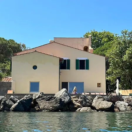 Casa Grande, Historic By The Sea, In The Sea Villa Portoferraio